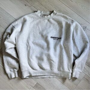 Essentials Crewneck | Light Gray